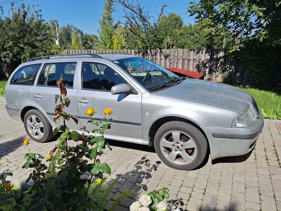 Октавія 4Х4 в гарному стані