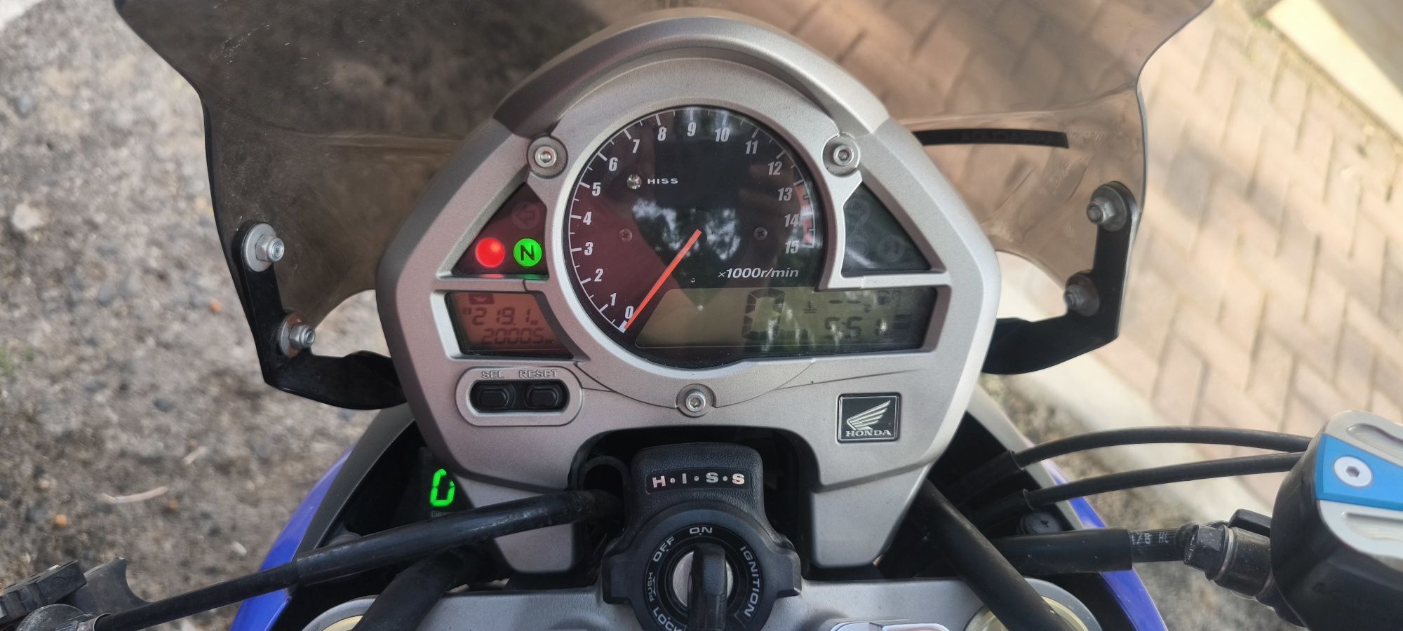 CB600F Hornet 2008 com 20000km acidentada