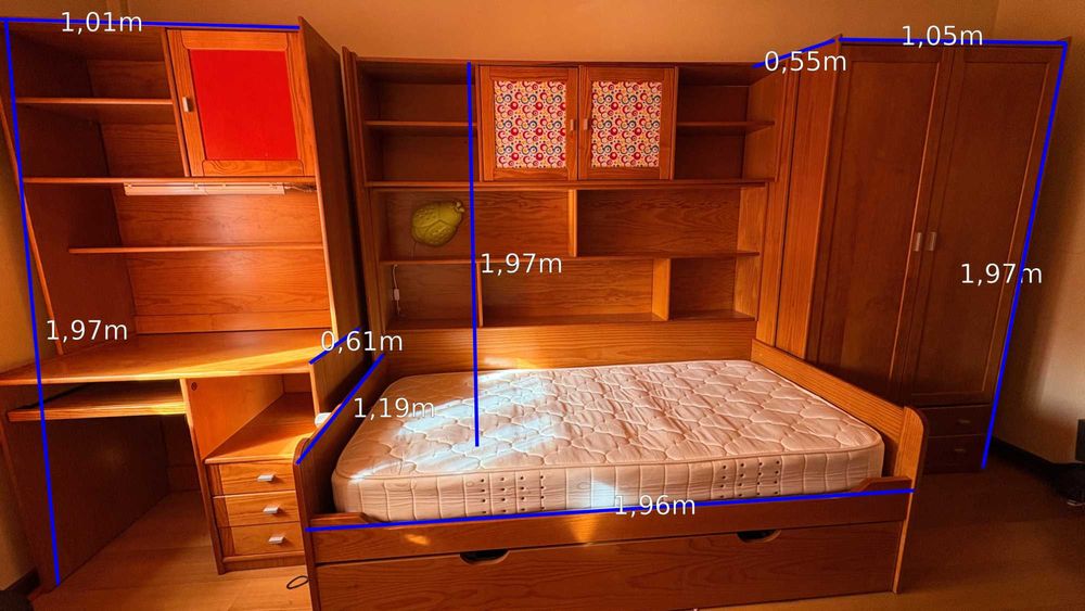 Mobília de estúdio completo, cama, secretária e roupeiro