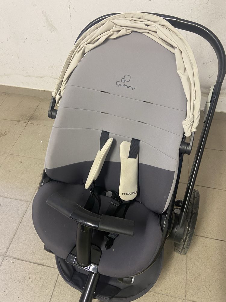 Carrinho de passeio bebe Quinny Moodd