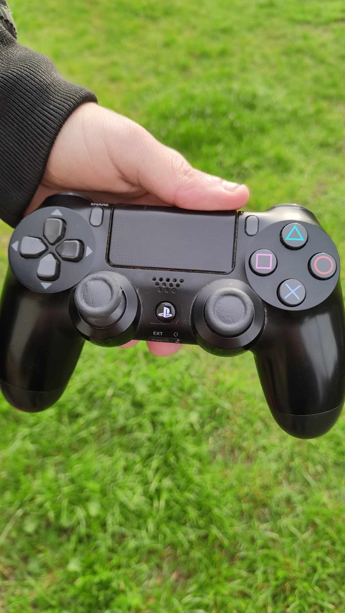 Sprzedam pada do PS4 zepsuta gałka