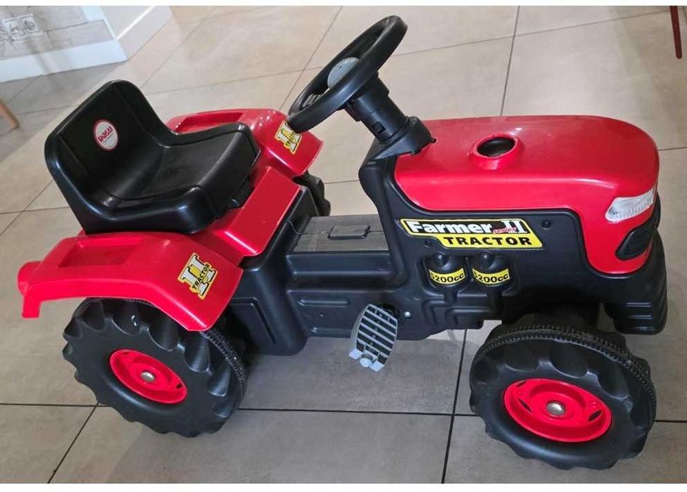 Traktor na pedała dla dziecka