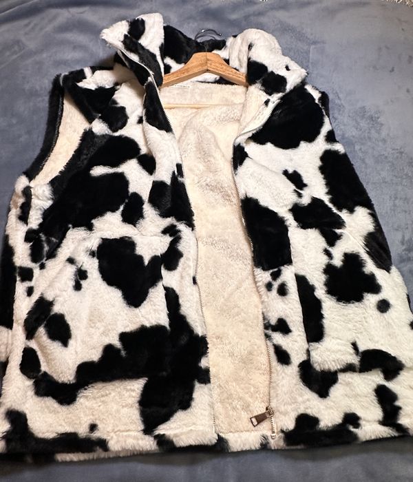 Colete quente de pelo por dentro e por fora branco e preto, tamanho L