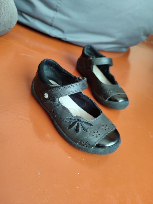 Шкіряні туфлі, балетки