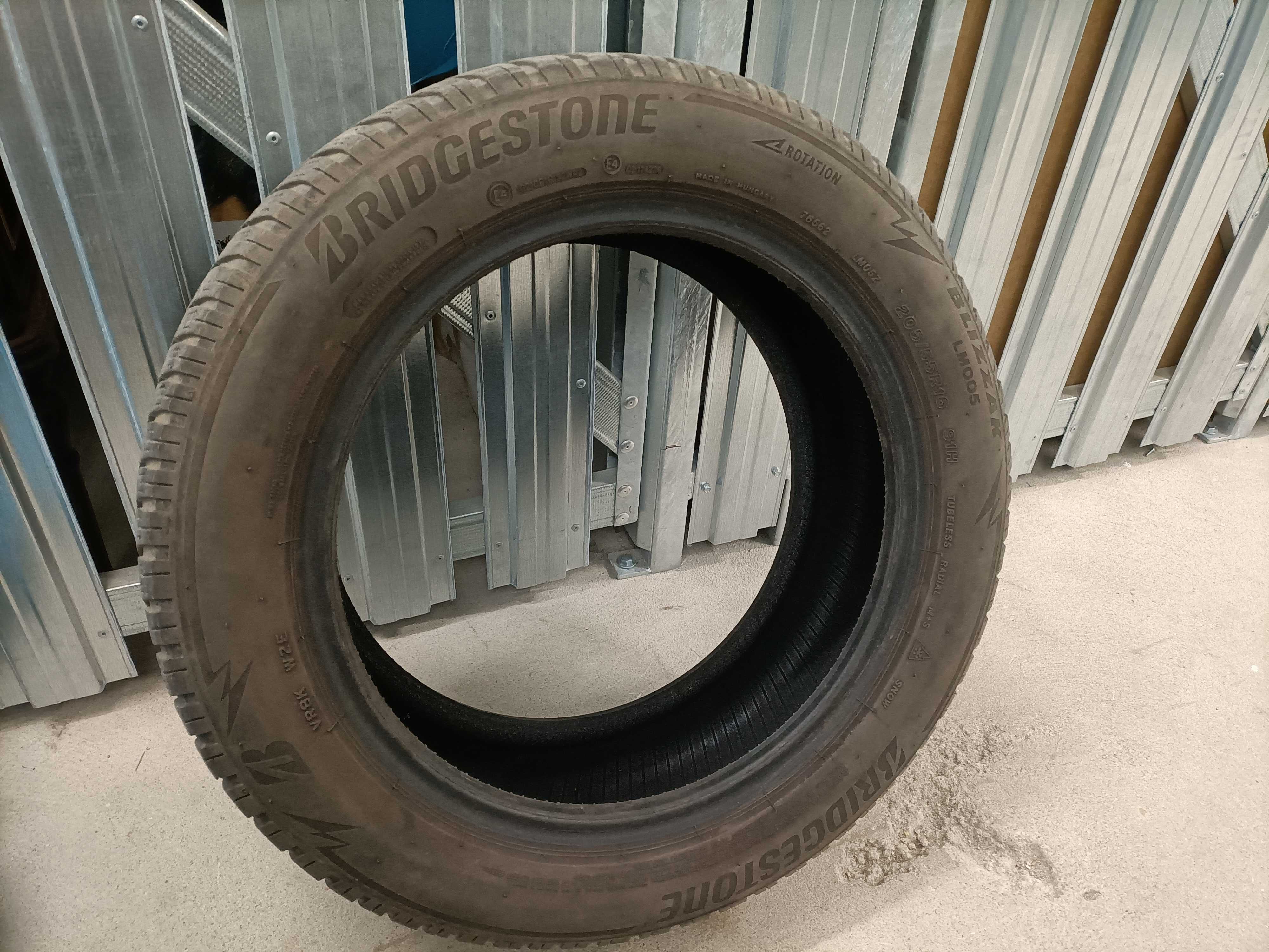 Opony zimowe Bridgestone 205/55 R 16 4 sztuki