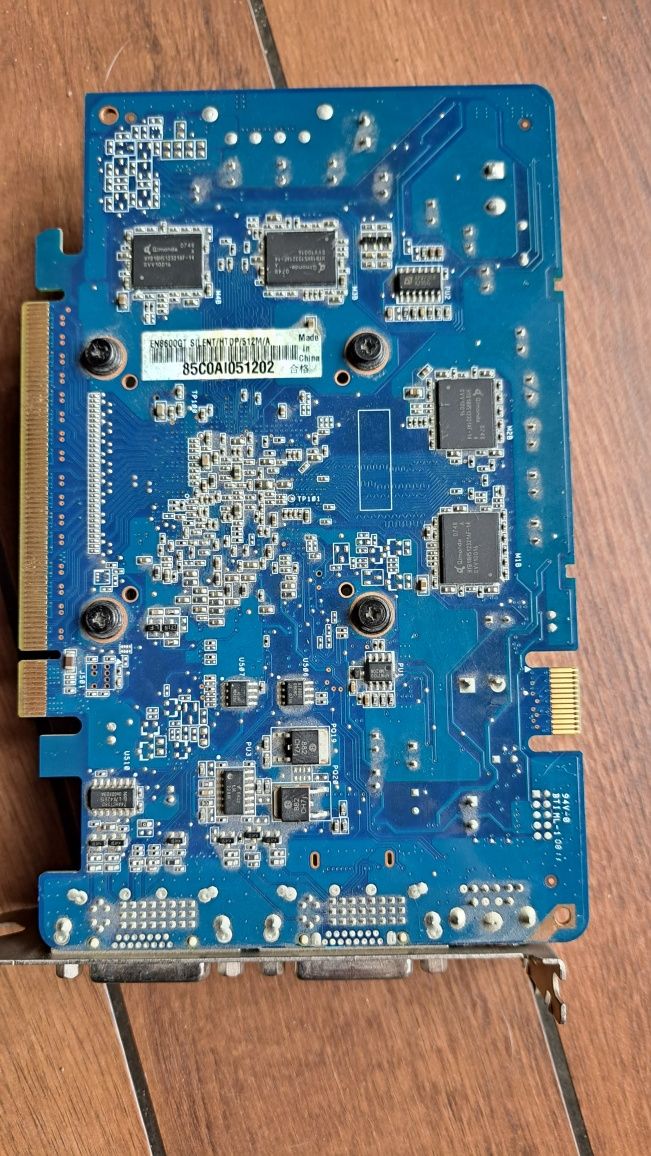 Karta graficzna Asus en 8600GT silent 512 MB ,DDR3