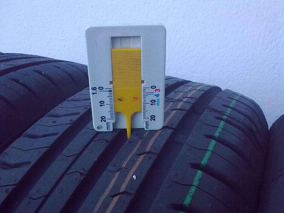 Opony 4szt.Kl. Premium CONTINENTAL 165/60R15 letnie, stan bdb-nowe.