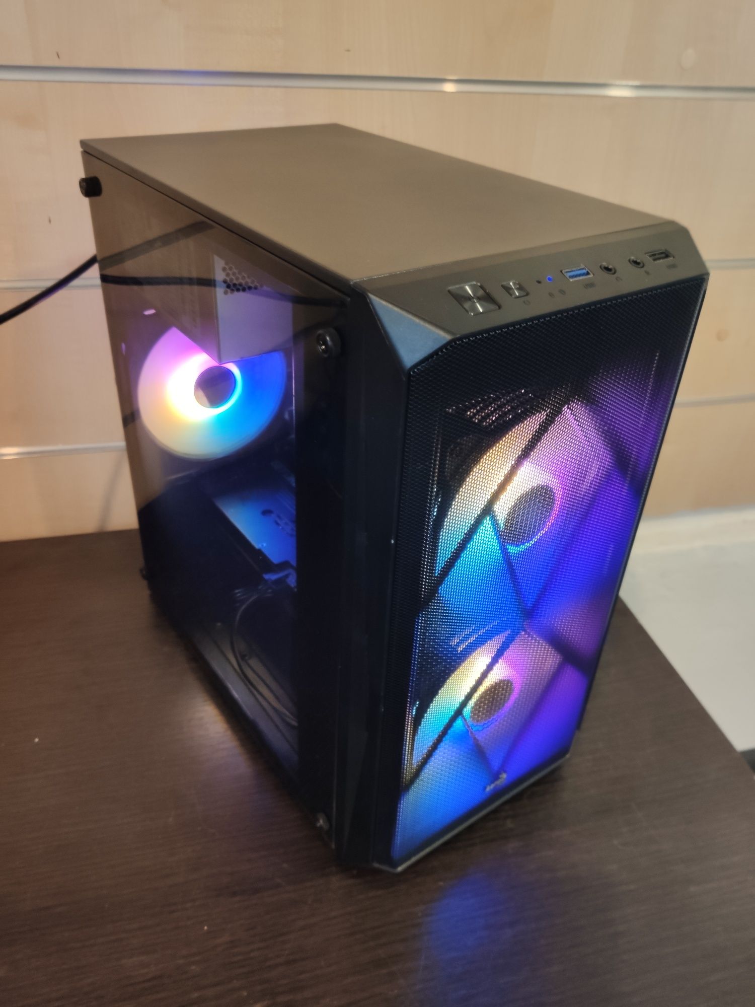 i7-13700, LED Komputer do gier,RTX 4060, 16 GB,SSD,Win 11 Pro