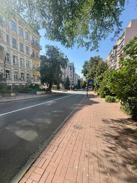 Без%,Б.Хмельницького 84, 2-к.кв.Пов.2. Історичний центр Києва! Власник