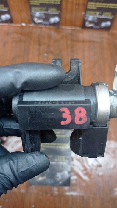 Válvula Controlo Pressão Turbo Audi 

REF: 7 . 2 2 9 0 3 . 1 3