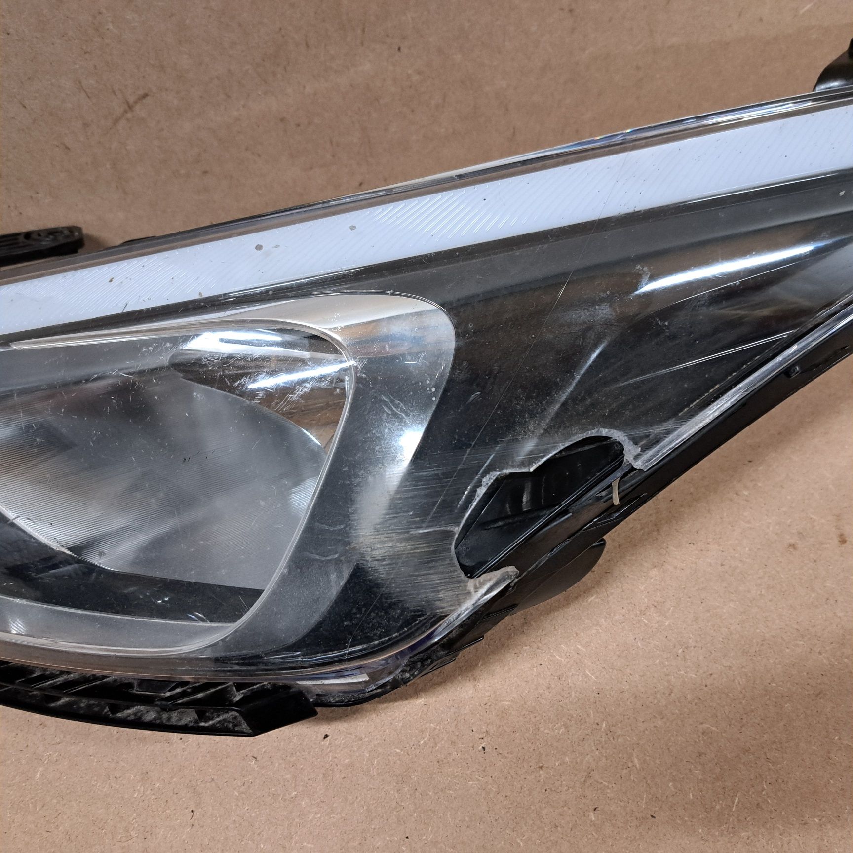 Lampa reflektor hyundai i20 lewy europa