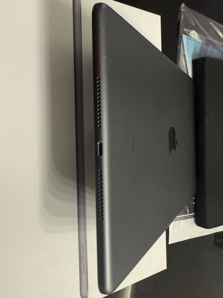 Apple iPad 7 (7th Gen) 10.2" 32GB A2198 Cellular LTE
