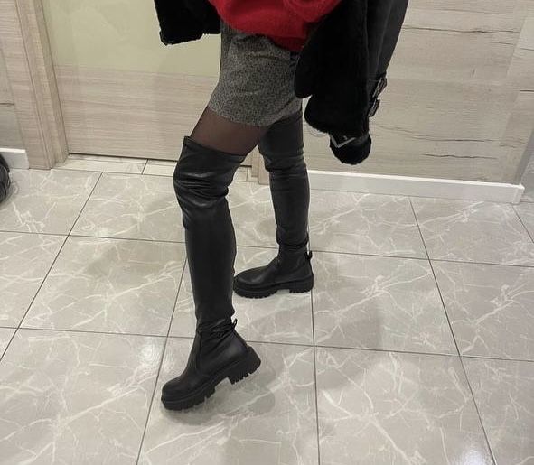Жіночі чорні ботфорти