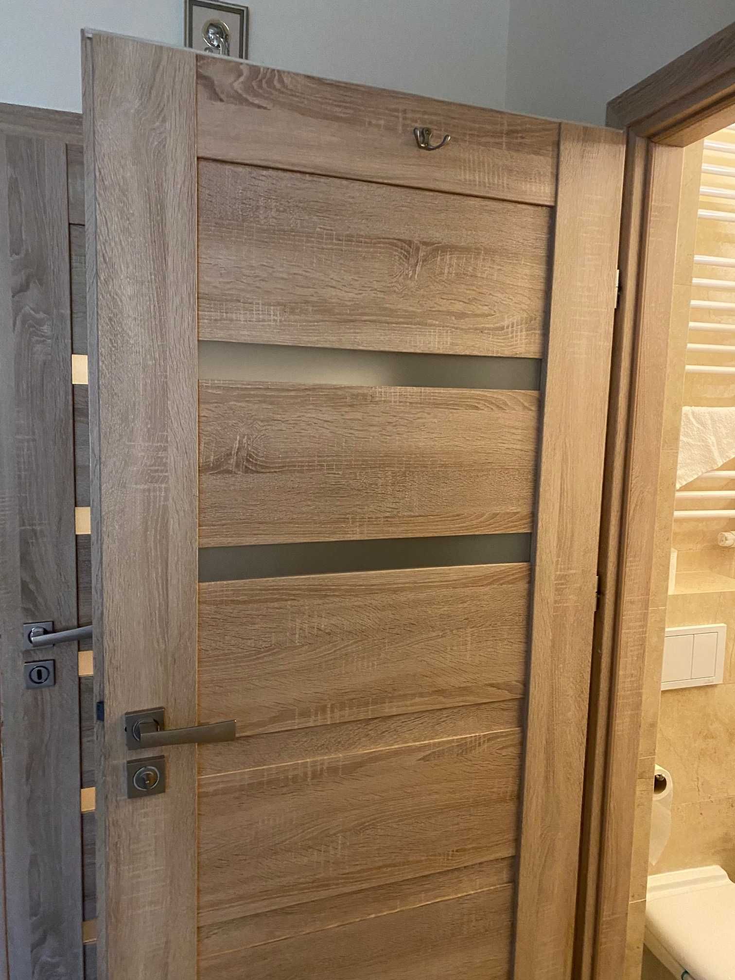 sprzedam drzwi wewnętrzne 80 cm - dąb sonoma z klamką 50 zł