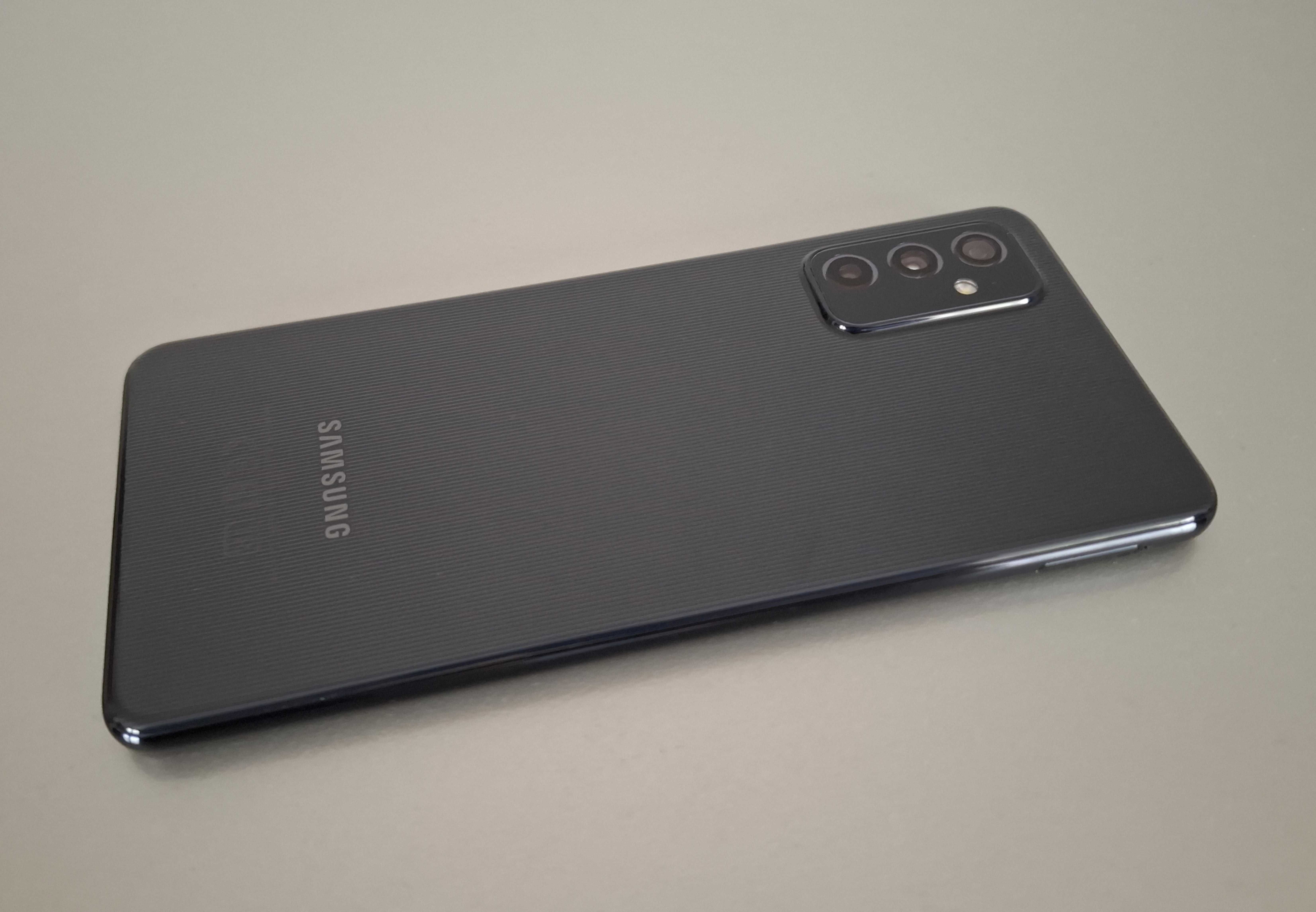 Смартфон Samsung M52 + комплект