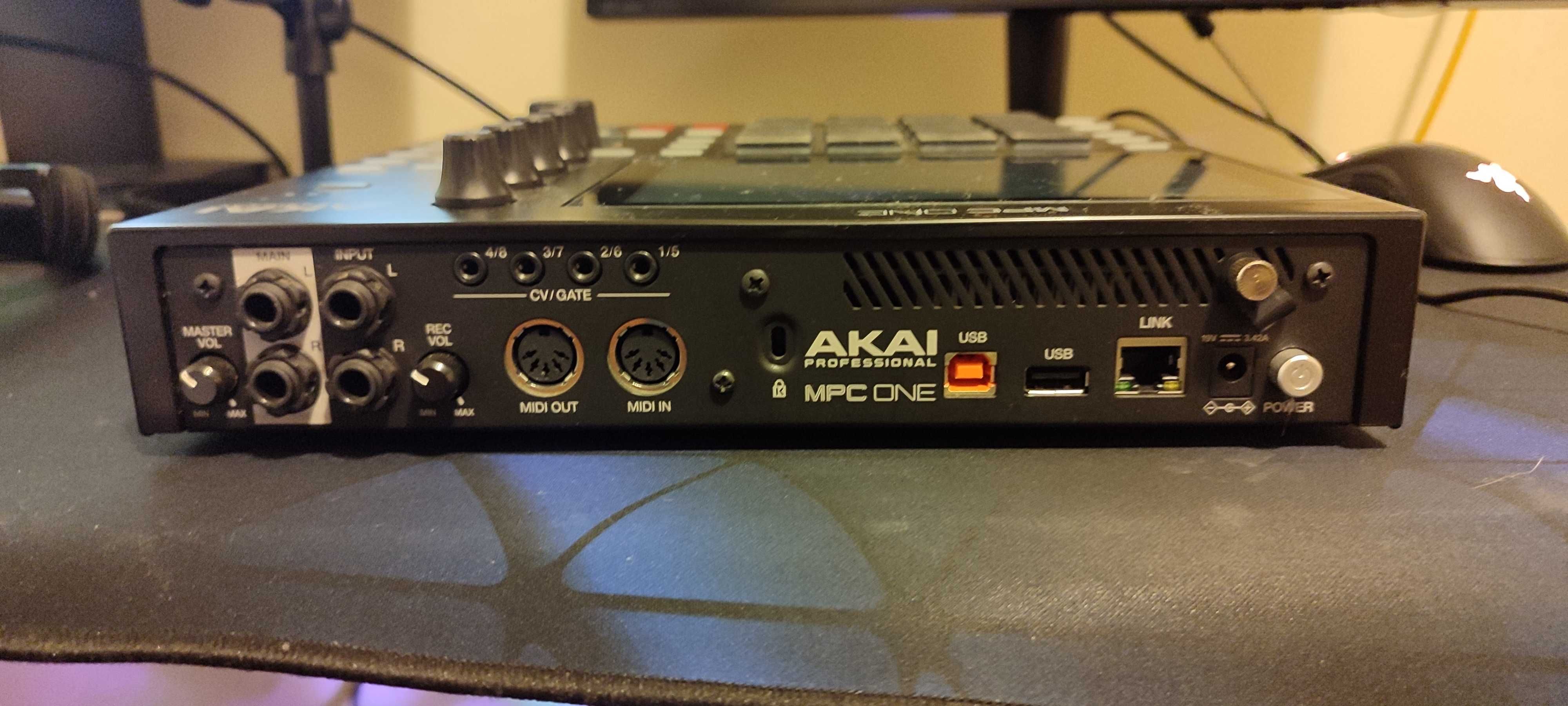 Akai MPC One como novo