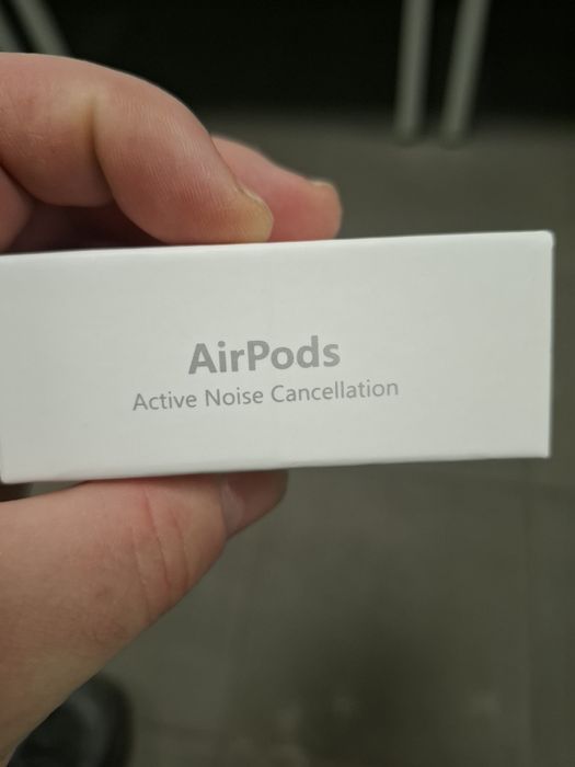 Apple Airpods 4 z ANC