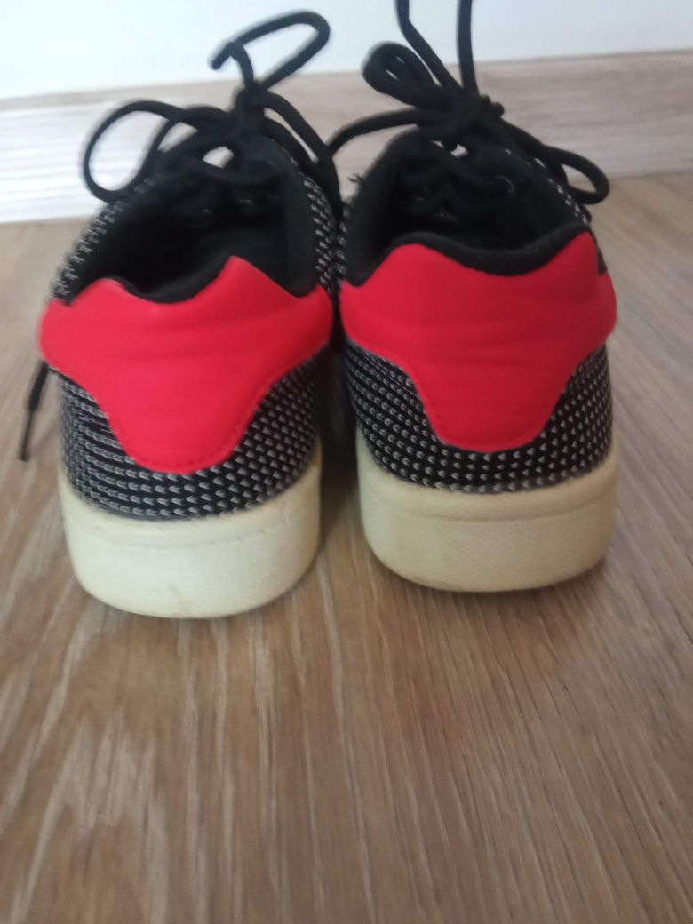 Adidasy Primark r.36 czarno-białe czerwone dodatki wiązane