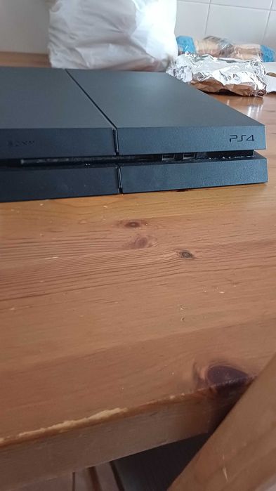 Playstation 4 fat 1tb + 4 jogos