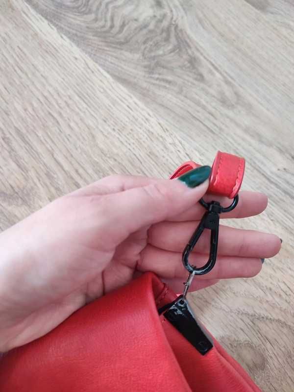 Pomarańczowa torebka na ramię skórzana