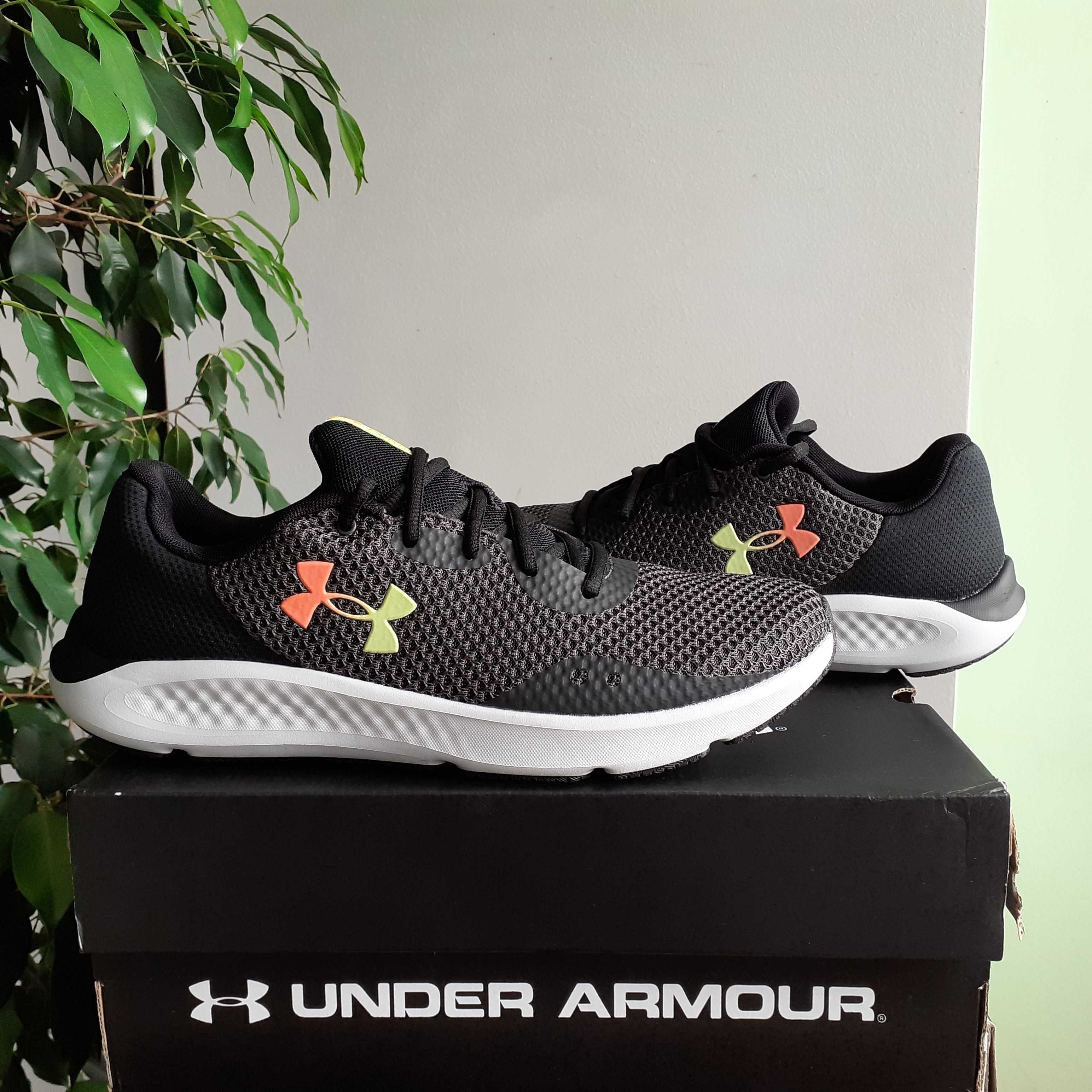 28/28,5см. Under Armour. Легкие беговые кроссовки. Оригинал