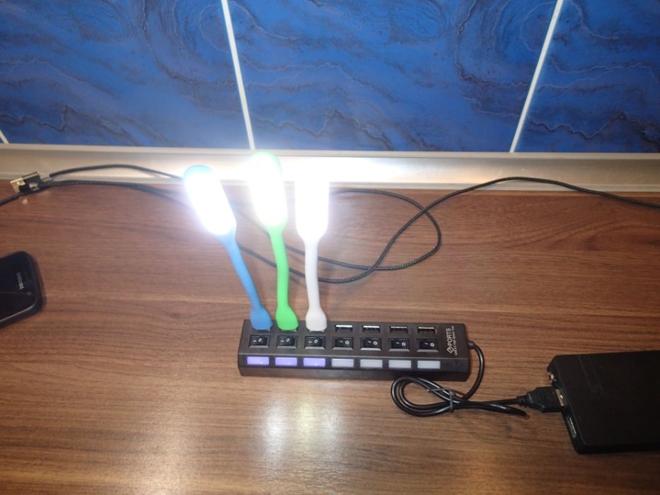 Mini Lampka LED Do Laptopa - Mix Kolorów - NOWA