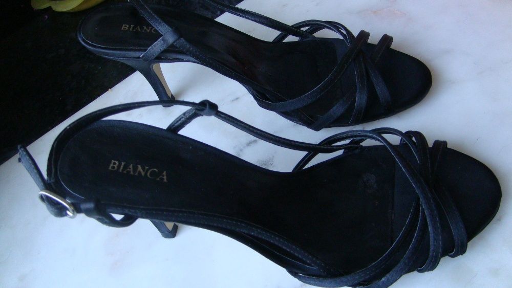 sapatos verão e sandalias pretas Bianca