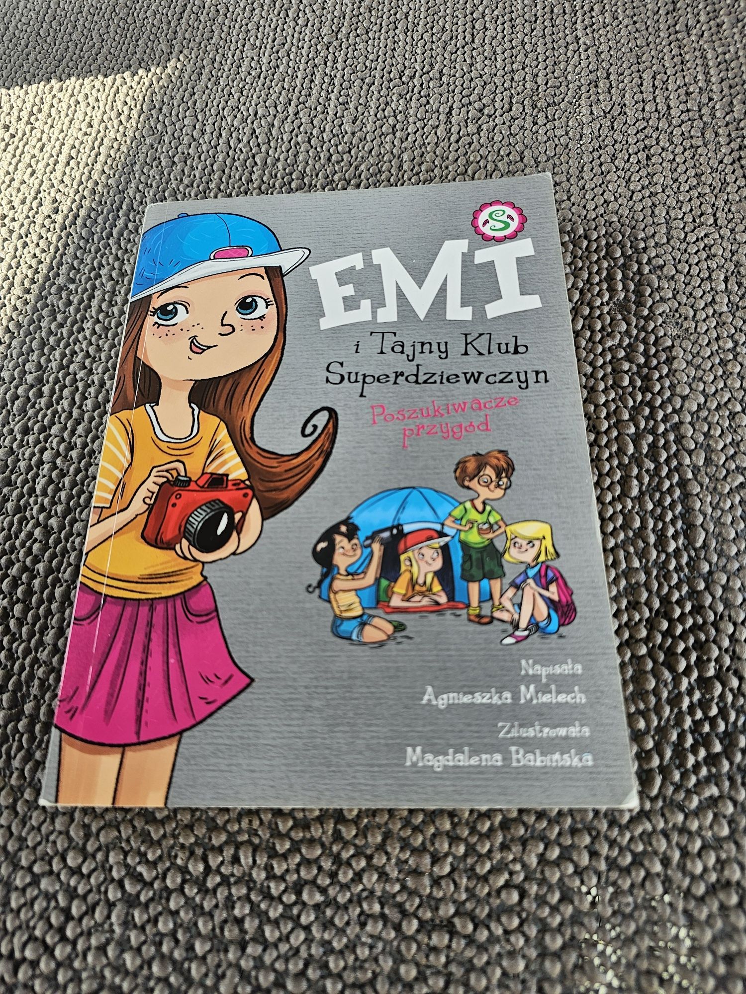 Książka Emi i tajny klub superdziewczyn Agnieszka mielech