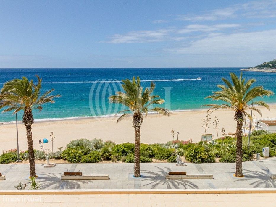 Apartamento T2+1 com vista frontal mar em Sesimbra