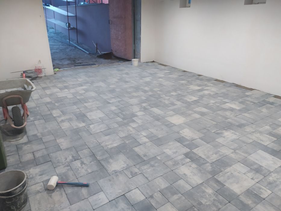 Укладка тротуарной плитки