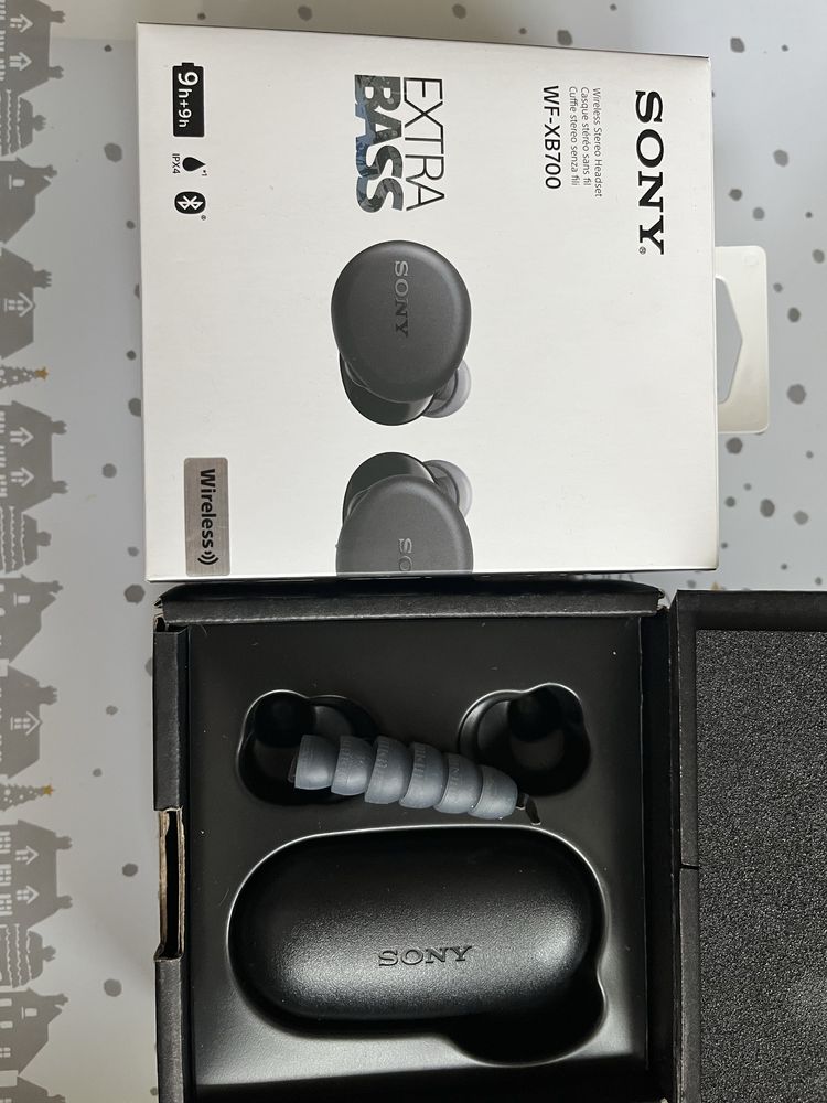 Słuchawki dokanałowe SONY WF-XB700. Stan idealny.
