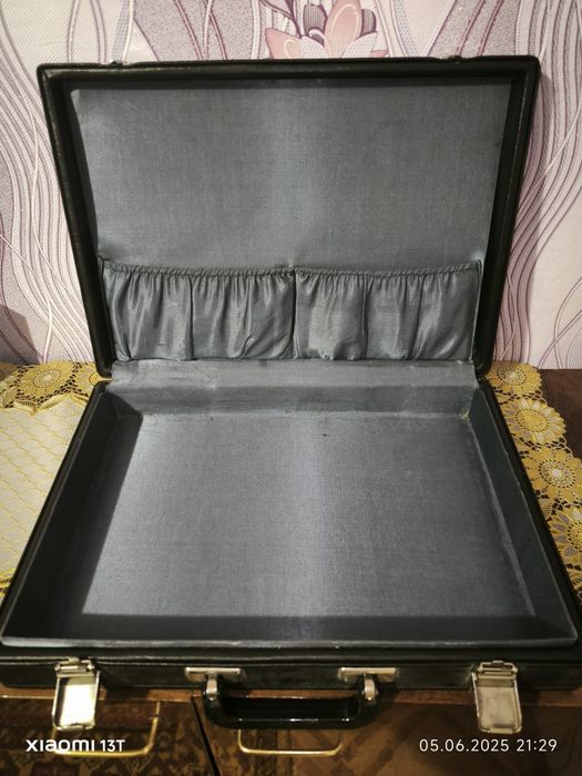 Дипломат, валіза, чемодан часів СРСР, шкірзам
