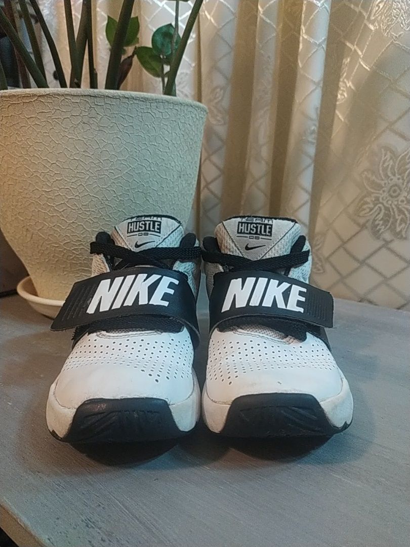 Кросівки Nike 28 розмір
