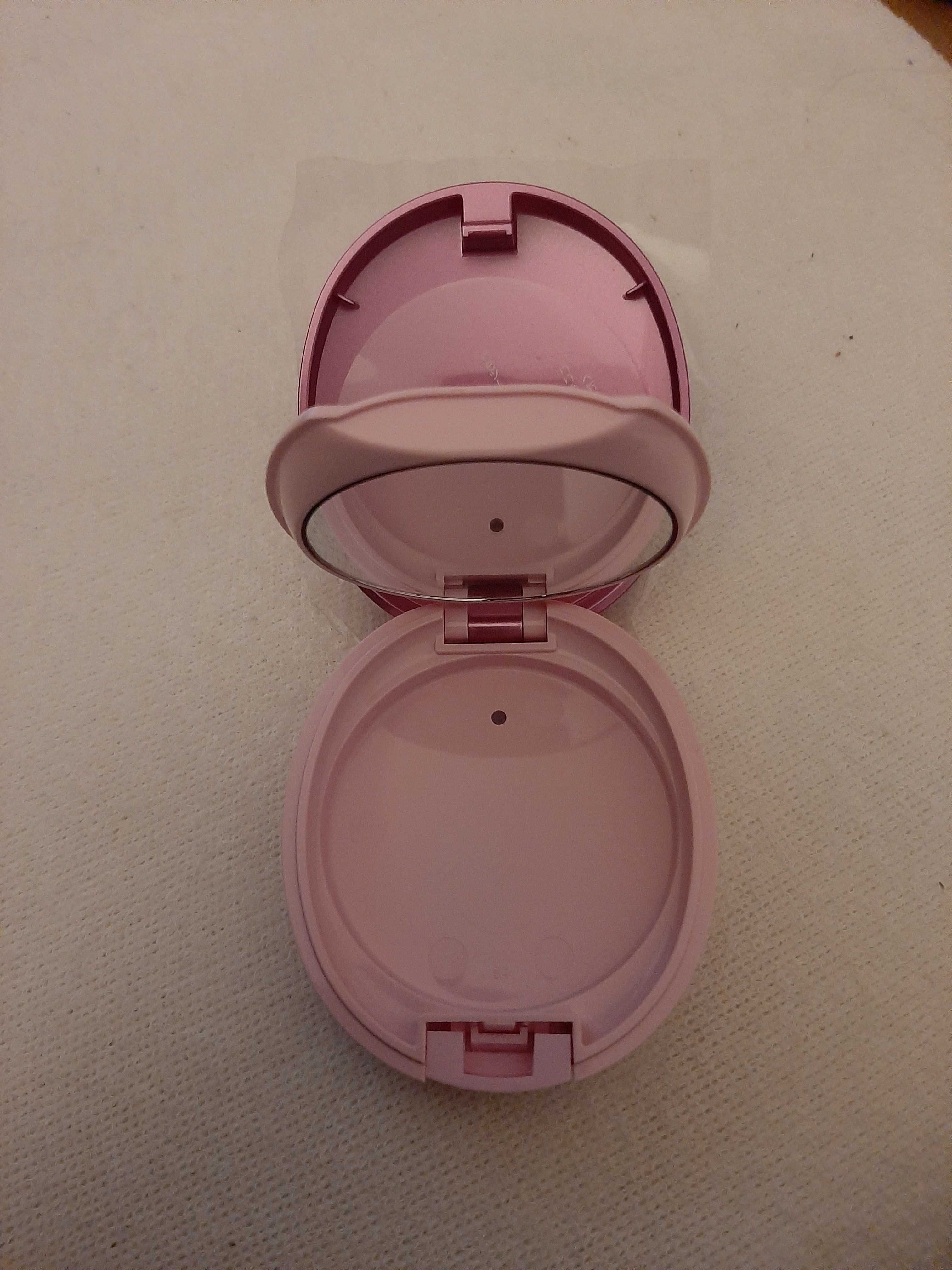 Pudełko kosmetyczne z lusterkiem DHC base makeup compact care