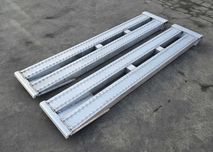 Najazdy aluminiowe PROFESSIONAL 3000x380x90mm mocowanie kątownik 4,5t.