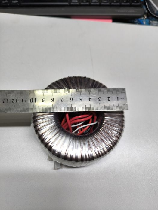 Новий. Тороидальный трансформатор 220 12*2/4 11/1 . YF-1A (107W)