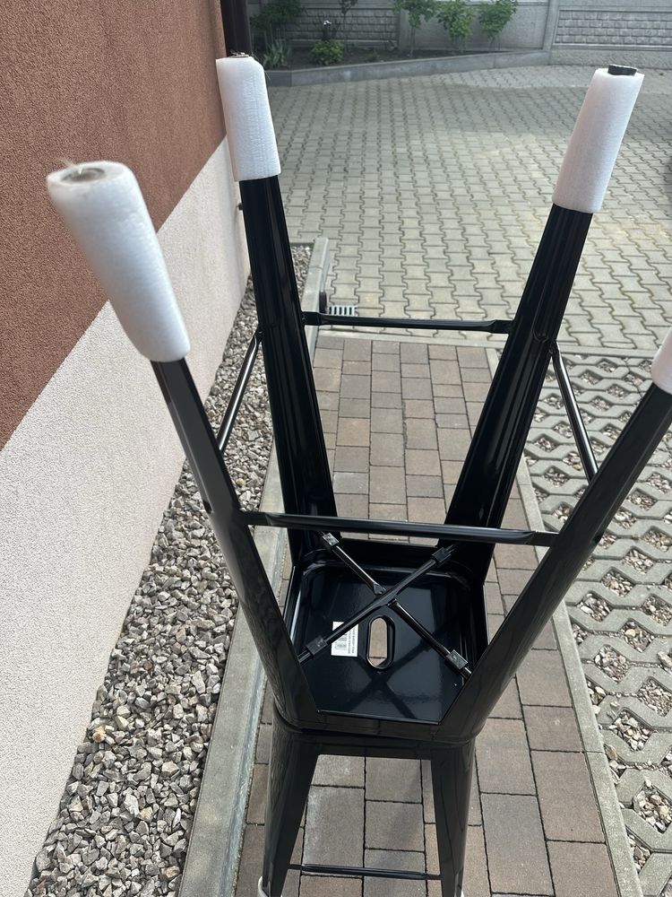 Hoker barowy  metalowy 2 sztuki.