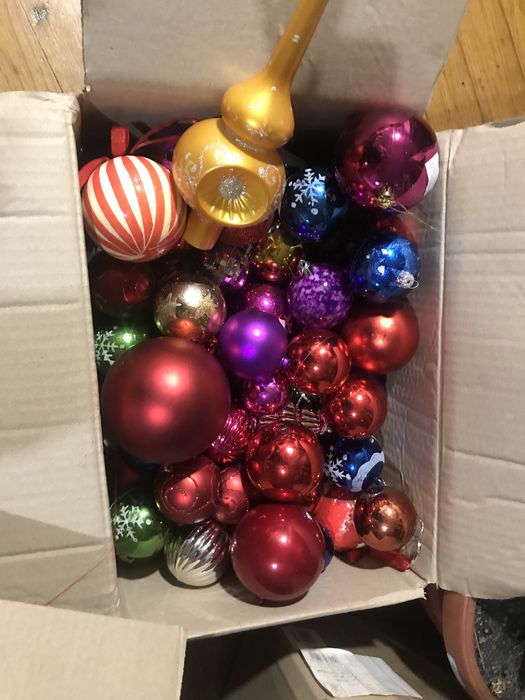 Новорічні іграшки  кульки прикраси ялинкові