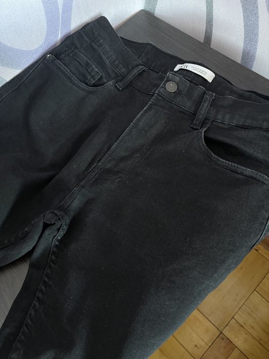 Класні чорні джинси zara