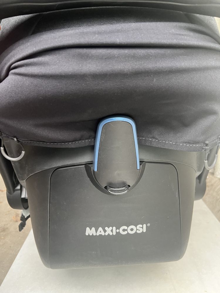 Автокресло Maxi-Cosi
