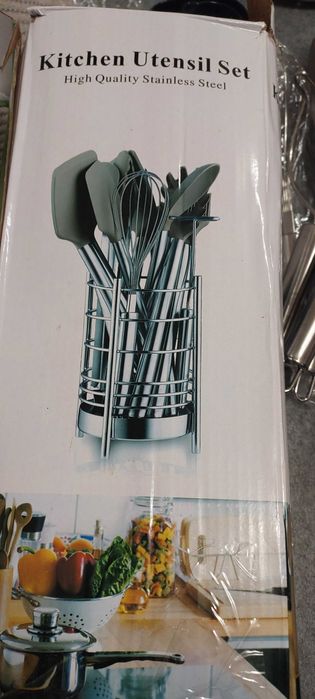 Przybory do kuchni silikonowe w stojaku 12 sztuk