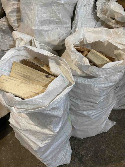 Топливные брикеты/Паливні брикети в мішках. Дрова сосни в мішках