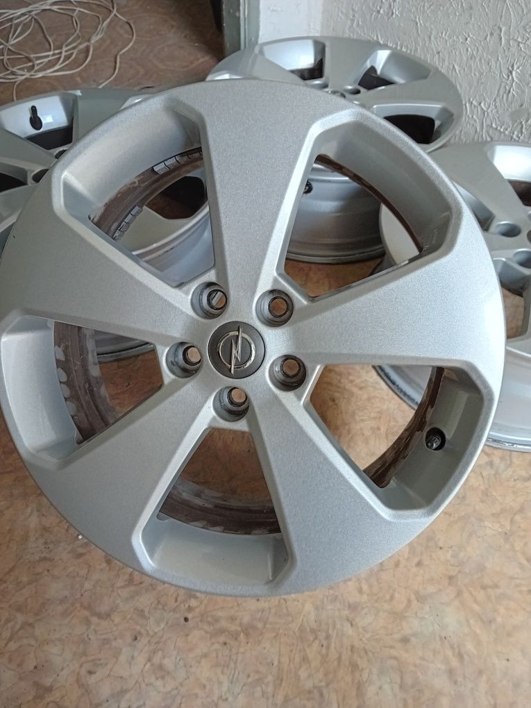 Диски R17 5×115,Opel Insignia,Zafira,Astra J з датчиками тиску.