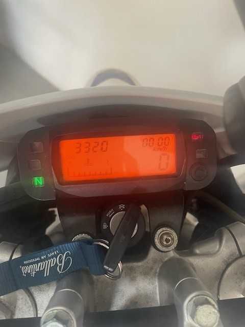 UM DSR 125 SM como nova