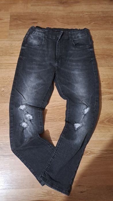 Jeansy chłopięce firmy Reserved