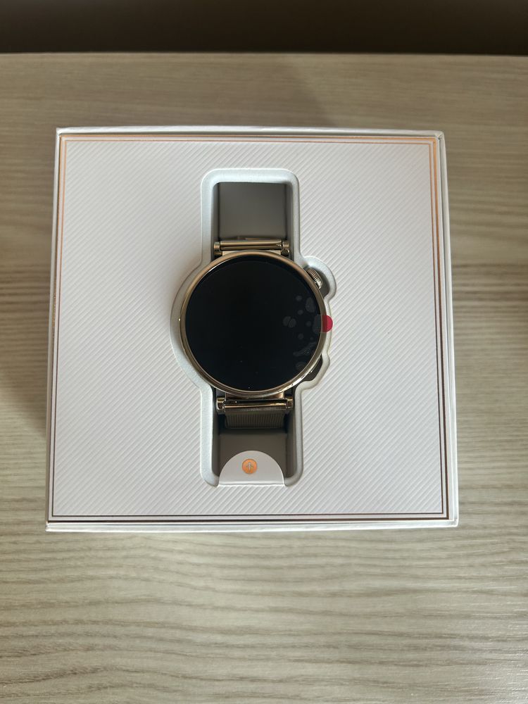 Smartwatch Huawei GT4 złoty