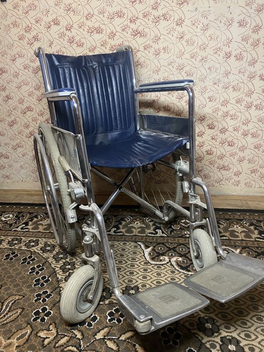 Інвалідний візок, складний у хорошому стані