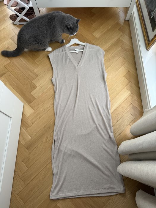 Sukienka midi H&M S jesienna beżowa kremowa do pracy długa