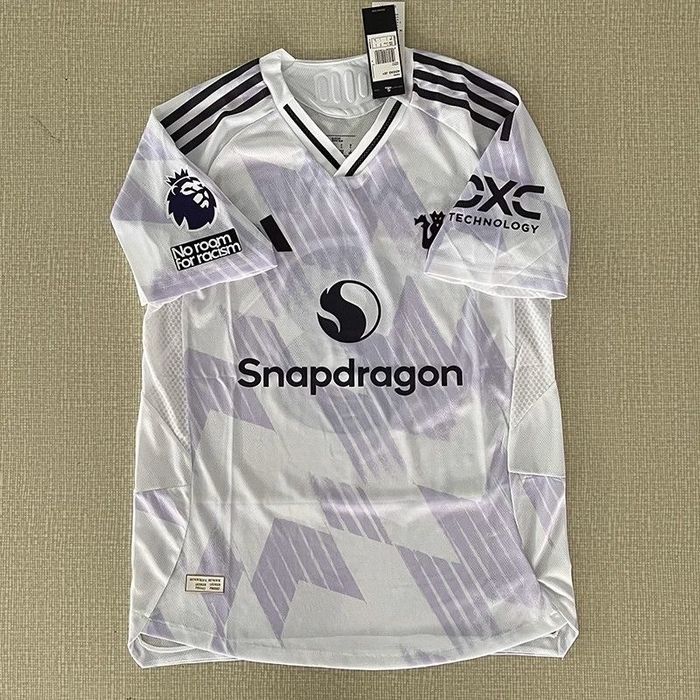 Футбольна форма Манчестер Юнайтед сезону 25-26/ Manchester United kit