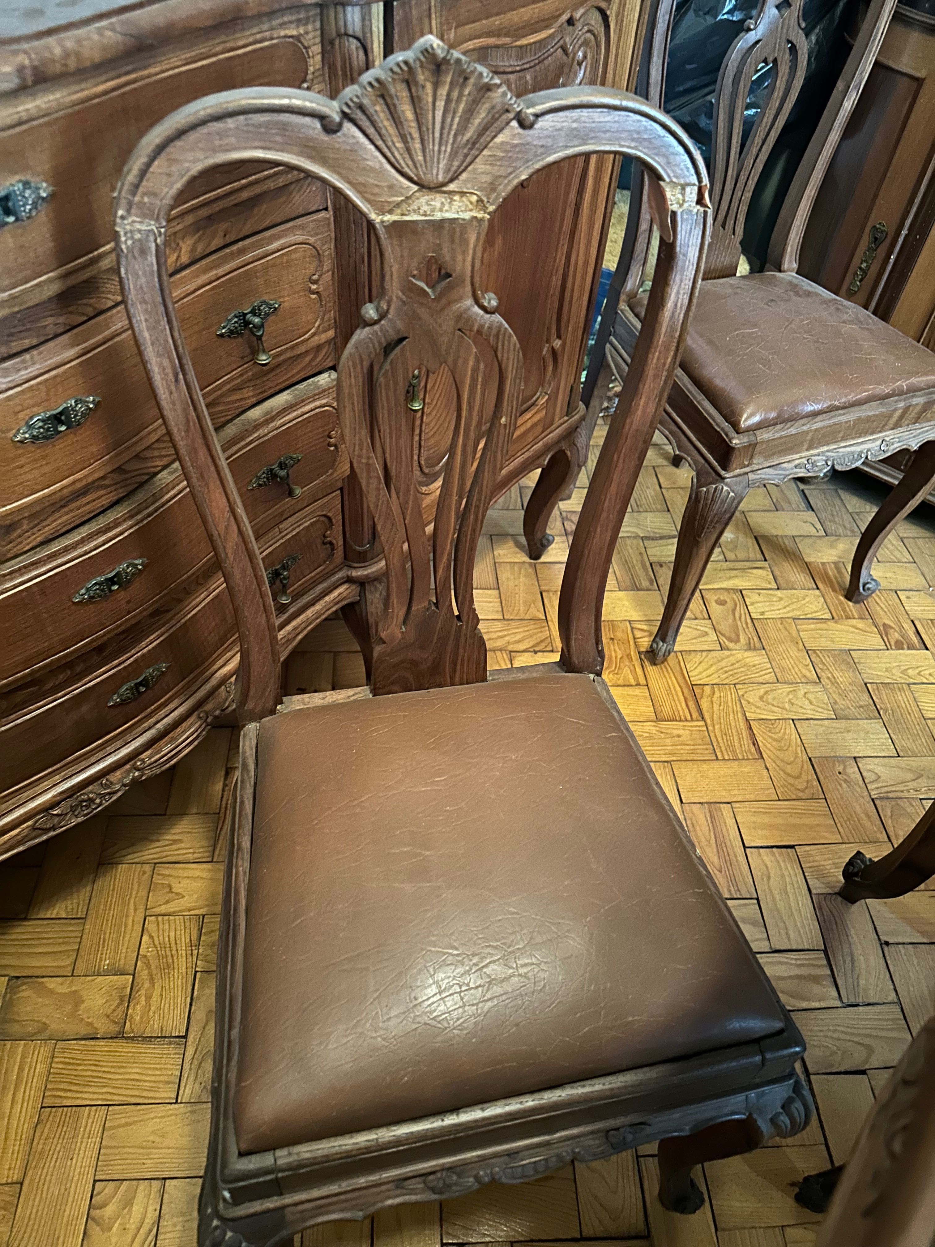 Conjunto de sala vintage: mesa extensível, cadeiras e aparadores